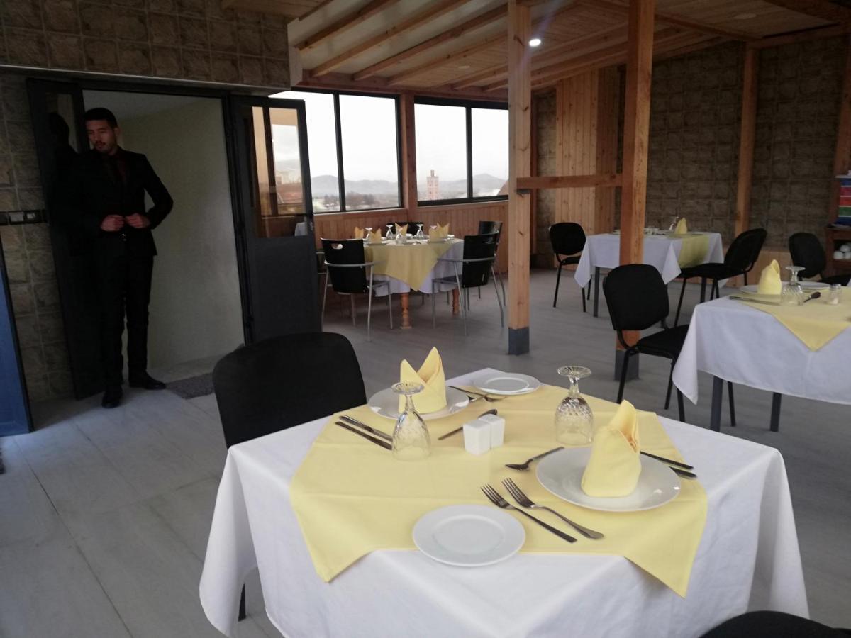 Hotel School Ersat Азру Екстериор снимка
