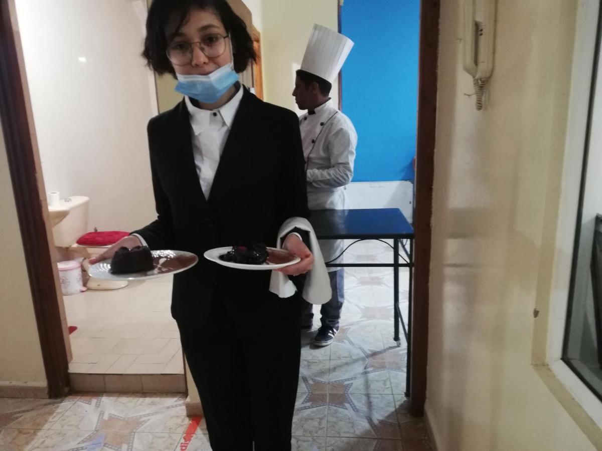 Hotel School Ersat Азру Екстериор снимка