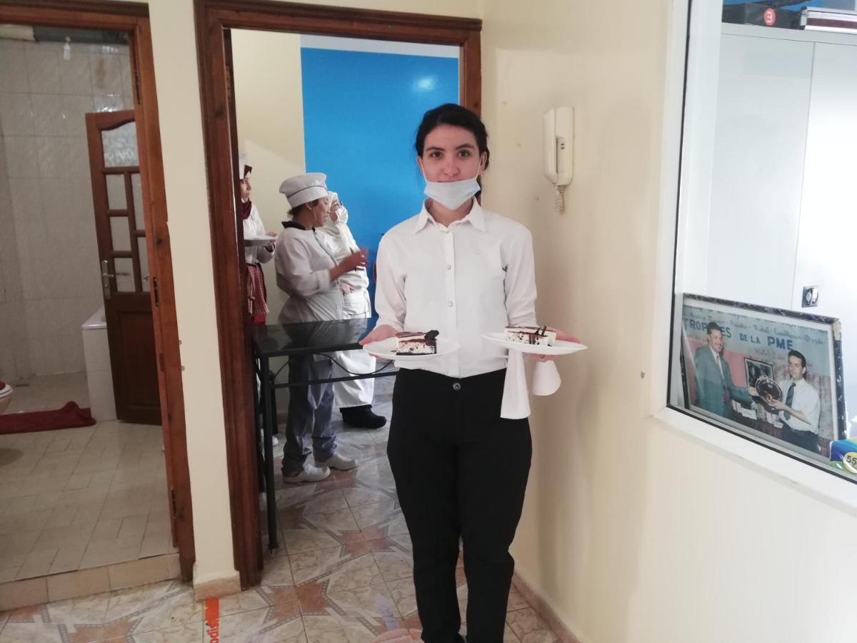 Hotel School Ersat Азру Екстериор снимка