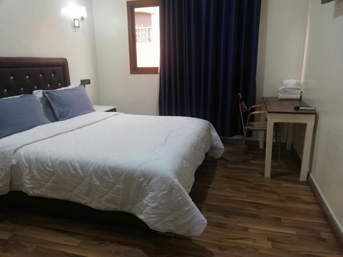 Hotel School Ersat Азру Екстериор снимка