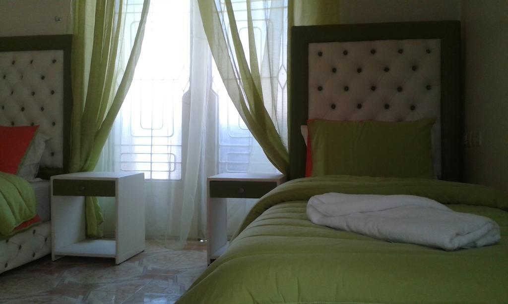 Hotel School Ersat Азру Екстериор снимка