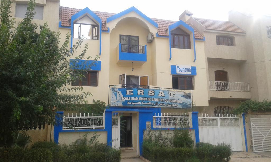 Hotel School Ersat Азру Екстериор снимка