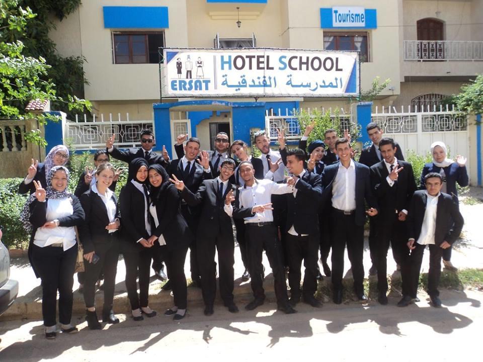 Hotel School Ersat Азру Екстериор снимка
